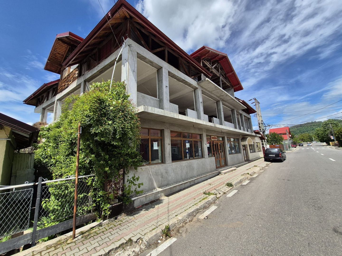 Spatiu comercial+Locuinta 664 mp construiti+anexa 16 mp si teren 845mp - Poză 48