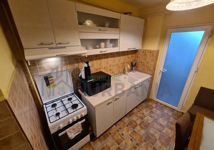 Apartament 3 camere decomandat zona Galata Iasi - Poză 3