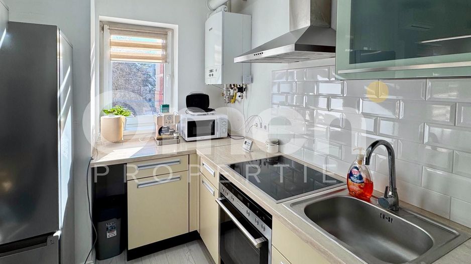 Apartament 2 camere de închiriat | zonă ultracentrală | loc de parcare inclus | - Poză 3