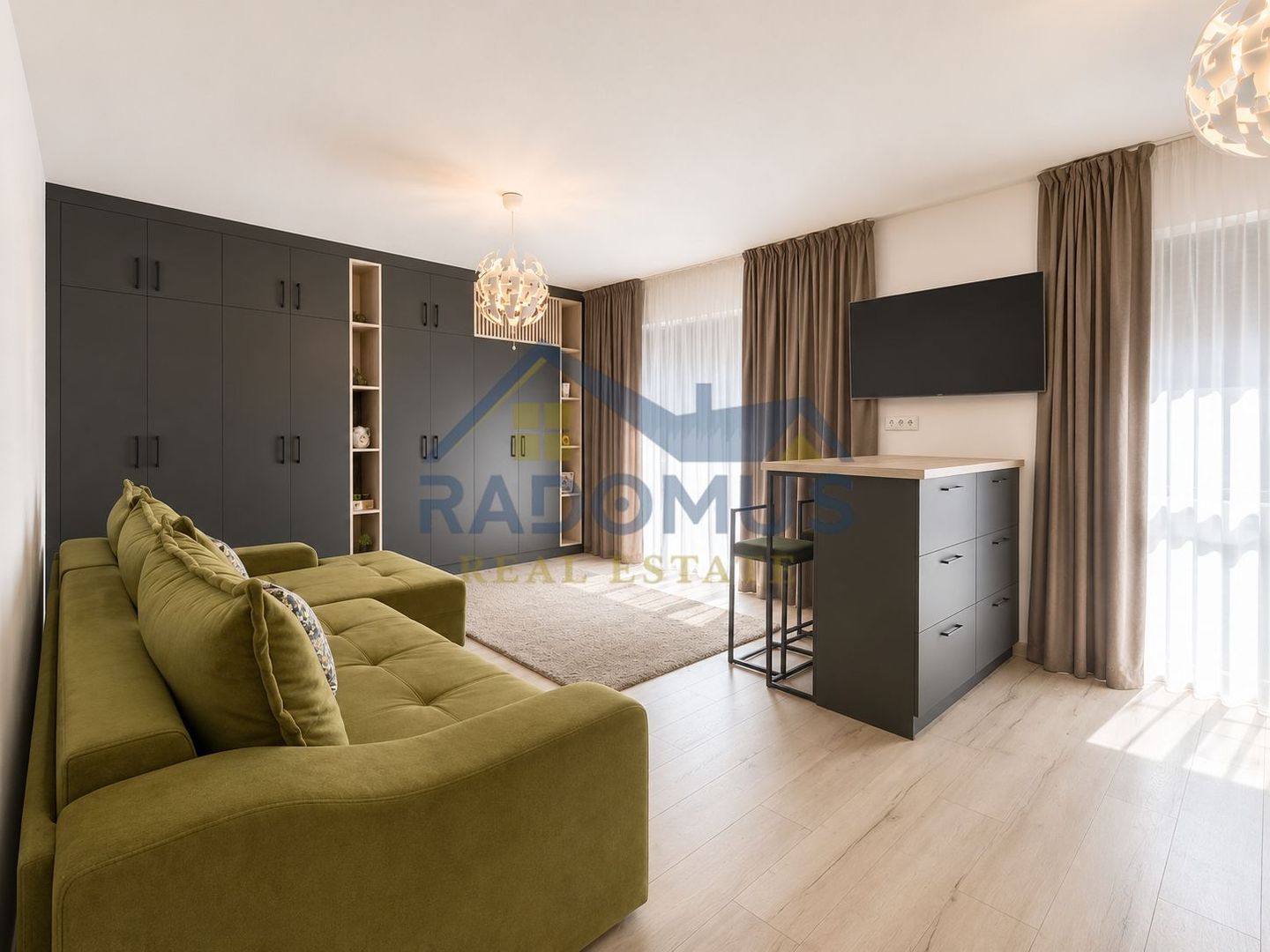 Chirie Ploiesti | 2 camere | Decomandat | Central | Bloc nou | 550€ - Poză 2