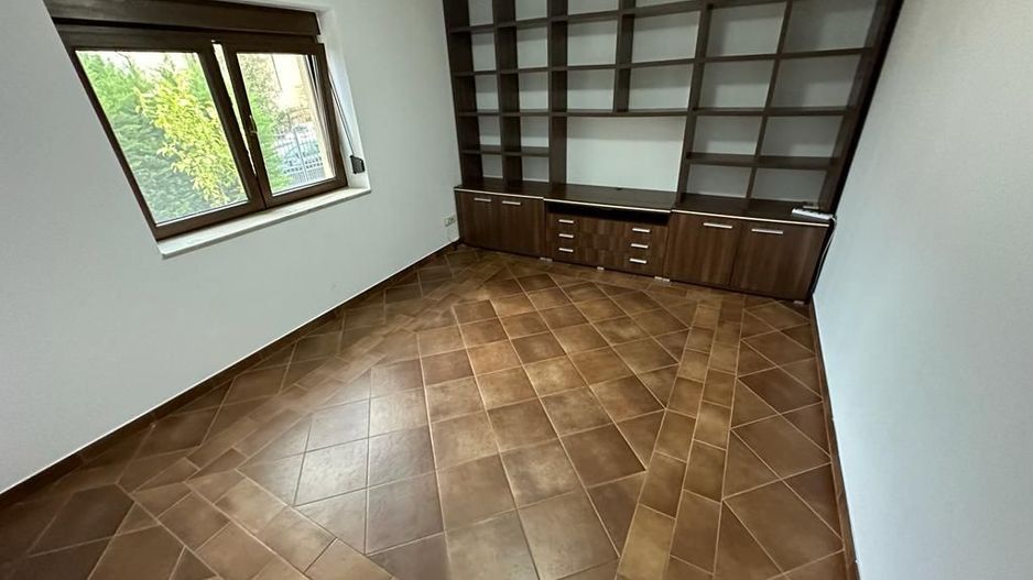 VILA  - ARADULUI. -British - Poză 31