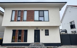 Individuala 23 august TOATE UTILITATILE, curte 350m2 - Poză 1