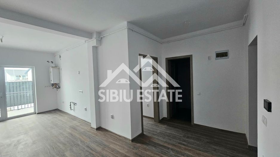 Apartament NOU 2 camere, balcon cu boxa, parcare - Poză 2