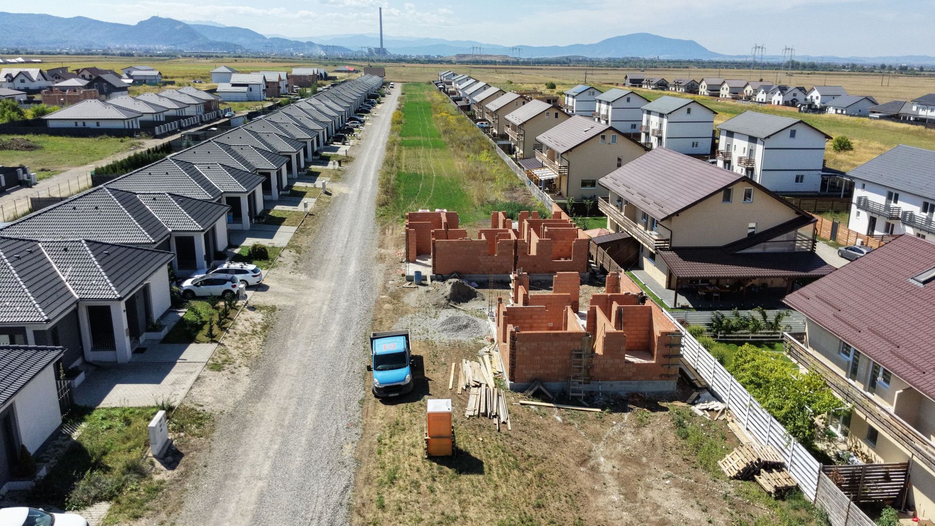 Casă pe parter de vânzare în cartierul Izvor - Poză 4
