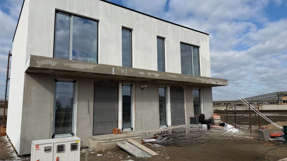 Case de vânzare în Zona AFI - ARAD - Poză 1