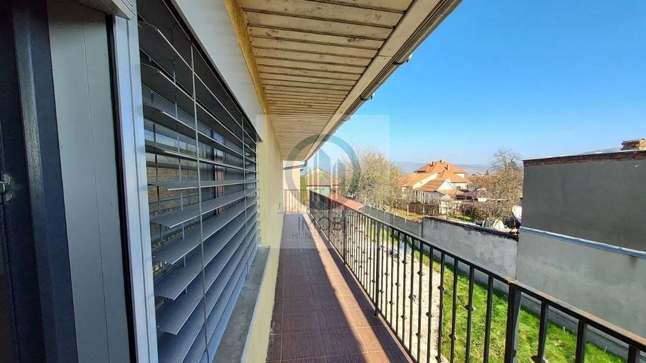 Vila deosebita în loc Simeria, zona ultracentrala - Poză 16