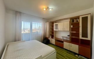 Apartament cu 3 camere decomandate - Poză 2