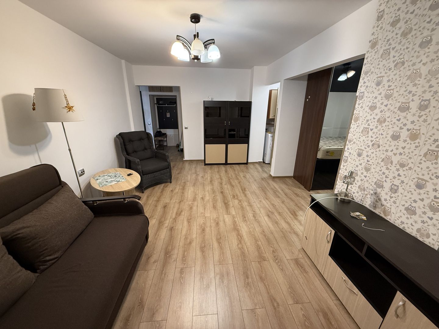 Ap 2 cam mobilat/utilat, complet renovat- etaj 2-bloc 6 etaje - Poză 2