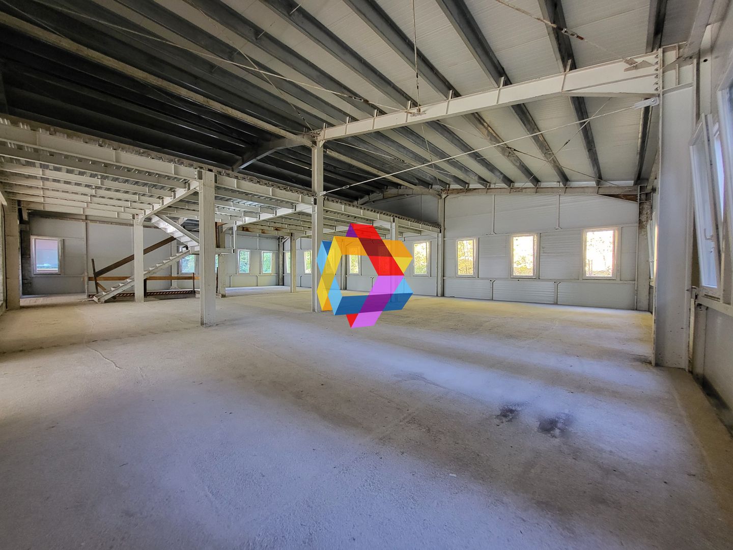 Clădire mixta -3600 mp - Poză 10