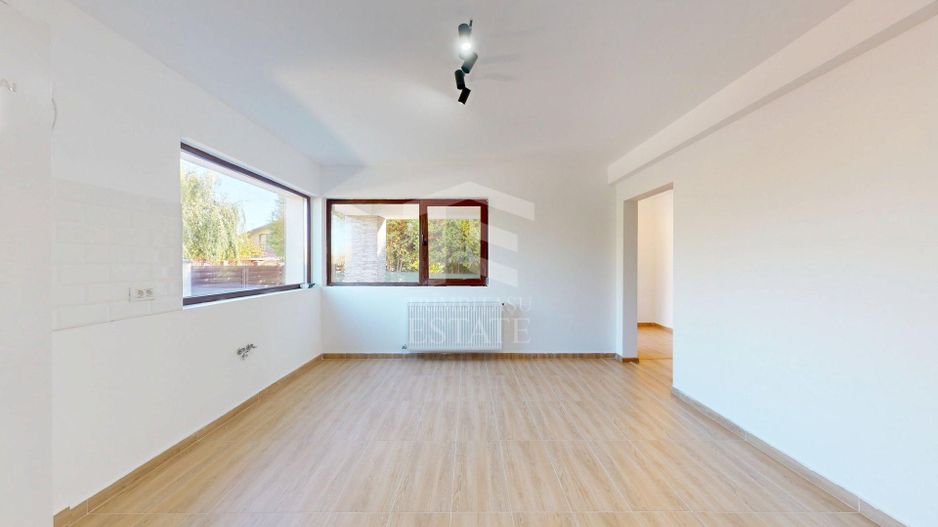 Duplex întreg cu Panouri Solare! Cu 2 intrari! - Poză 8