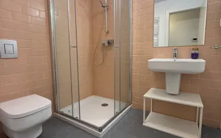 Apartament cu 2 camere, tip duplex, cu design industrial și personalitate - Poză 15
