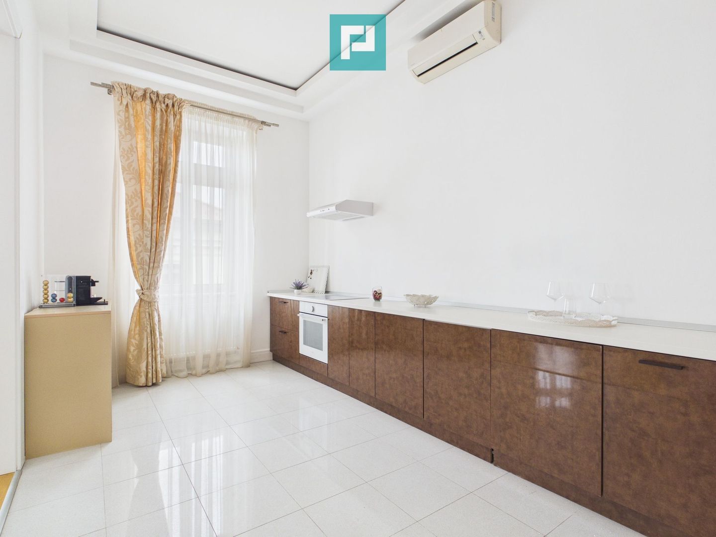 Apartament deosebit în clădire istorică central - Poză 24