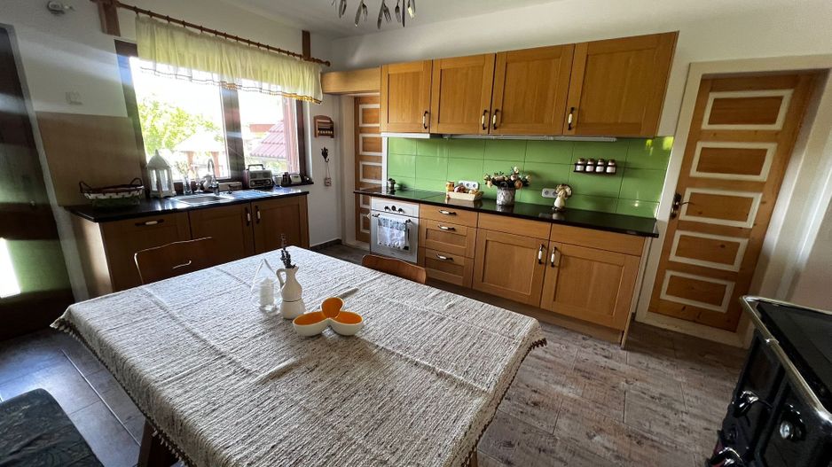 Ocazie unică! Casă de vânzare în stațiunea Covasna! - Poză 14