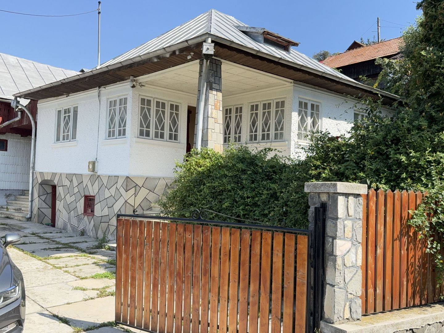 Casă + anexă 280 mp și teren cu dublă deschidere la strada 1500 mp - Poză 1