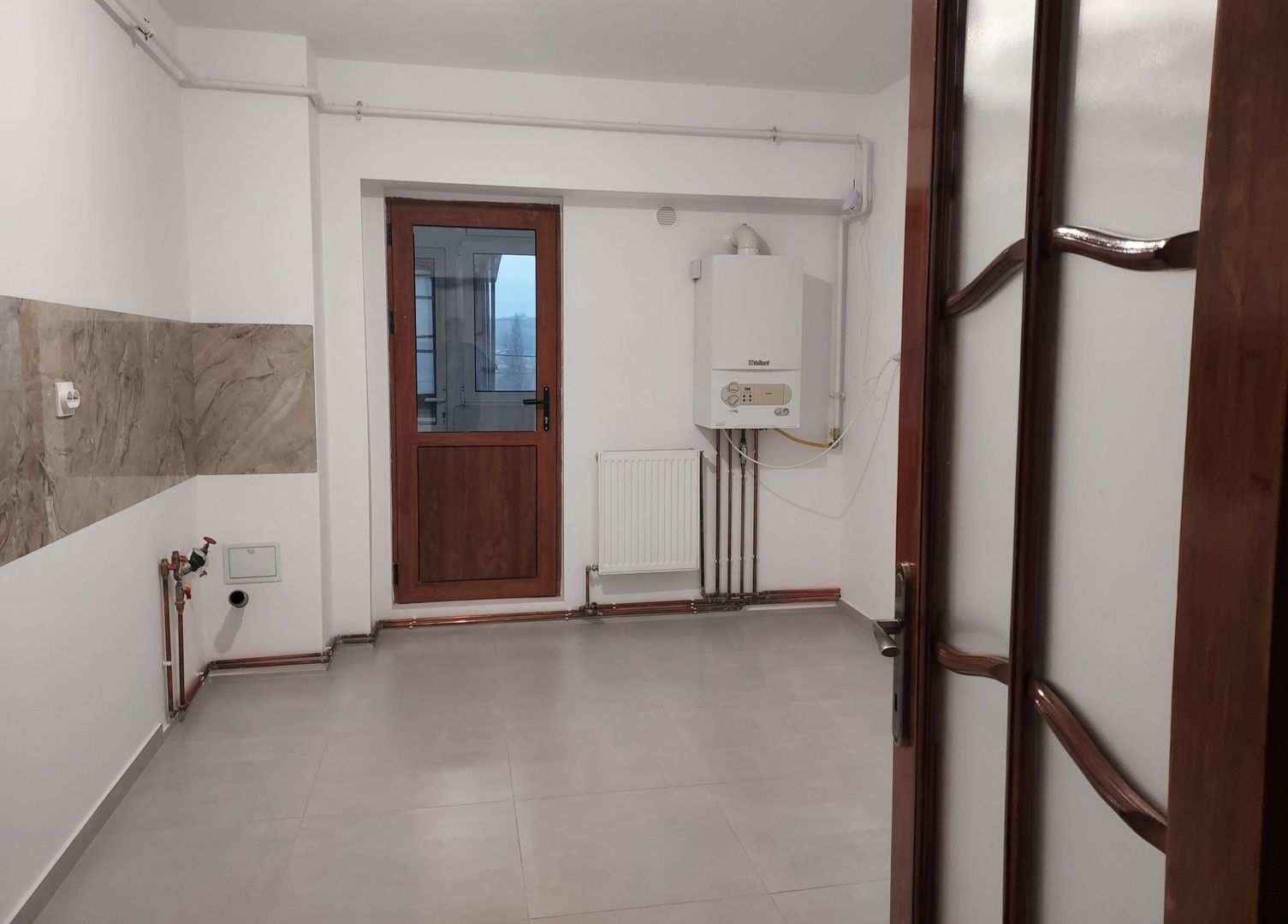Apartament 3 camere decomandat 84 mp Pacurari 148000 euro - Poză 2