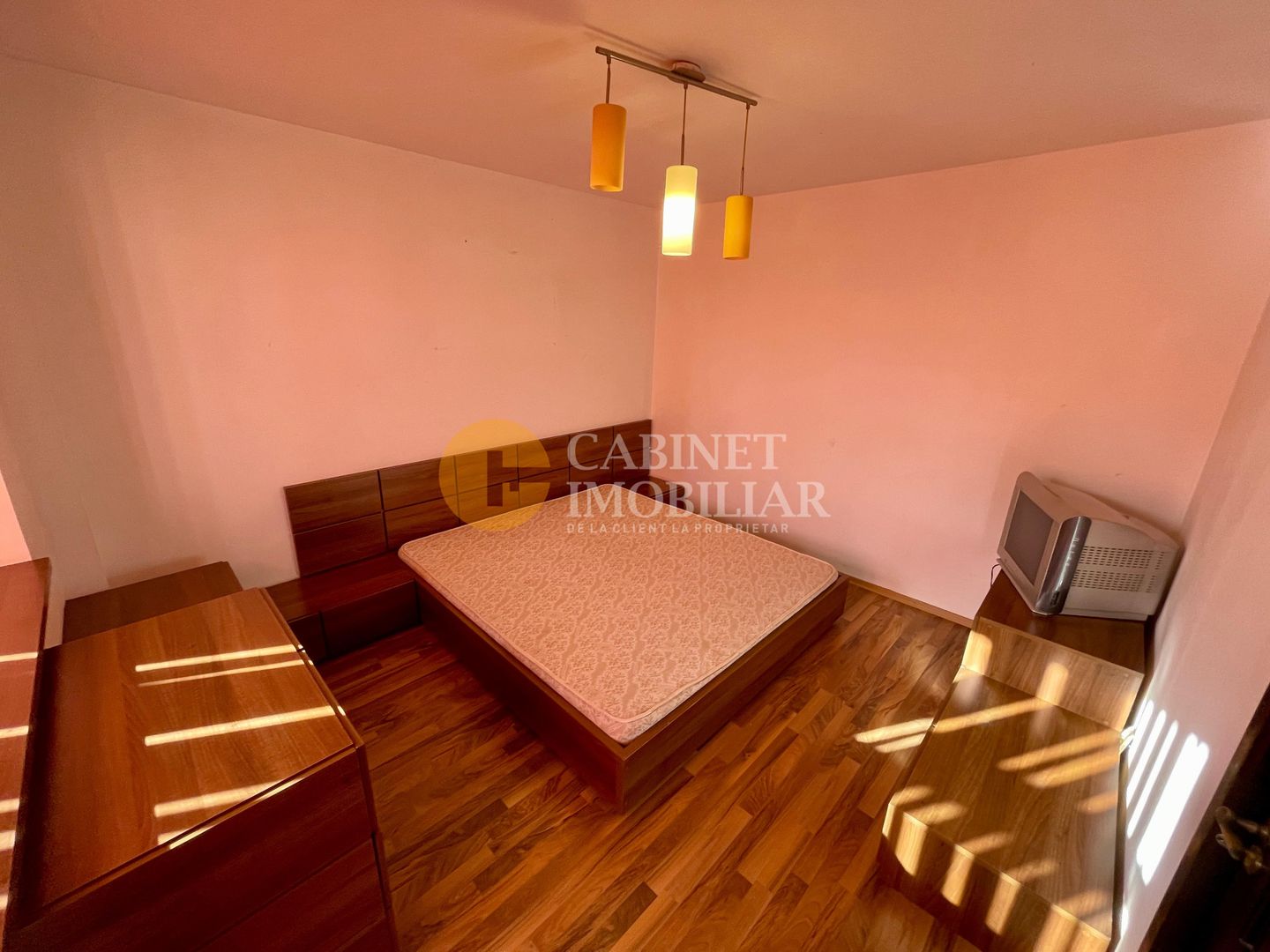Apartament cu 3 camere - Etaj Intermediar - Fara Risc - Podu Ros - Poză 3