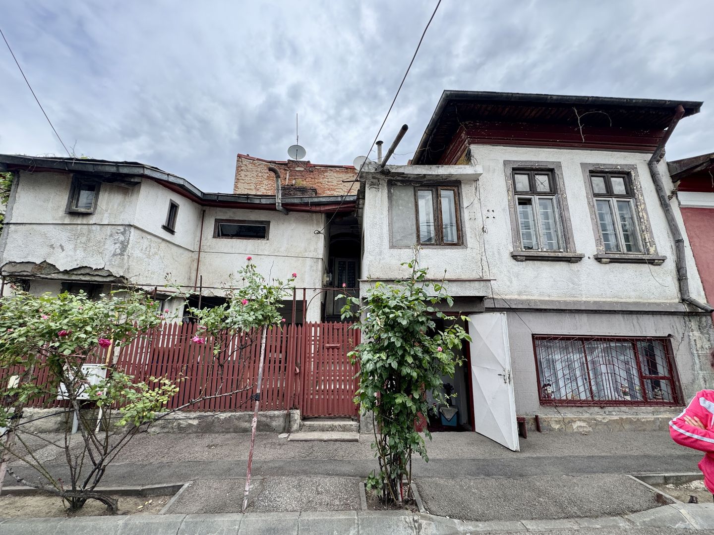 Casa Curte Individuala - Titulescu - Poză 1