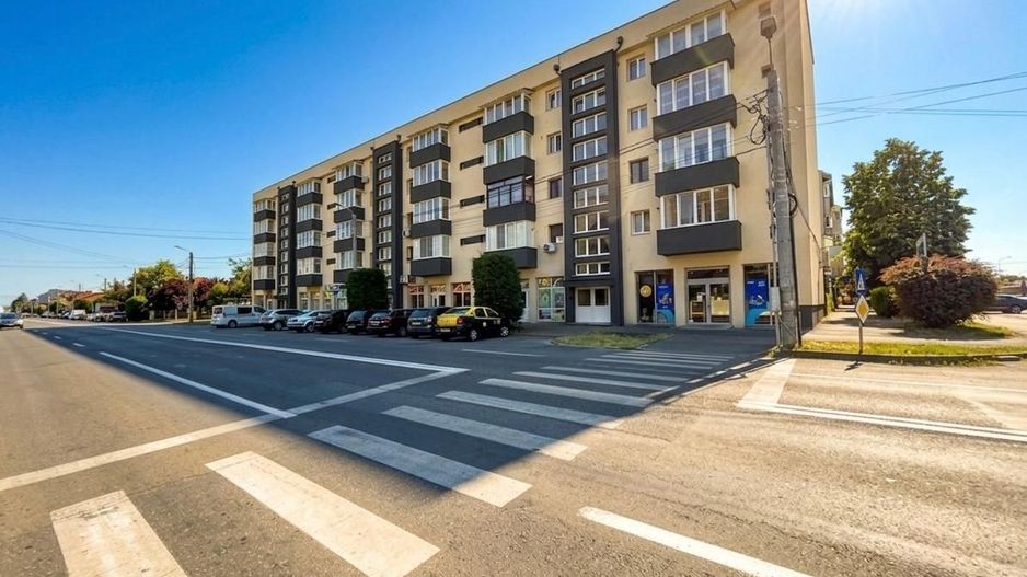 BRASADAS vinde ap 2 cam in Carpați 1 la etajul 3/4. - Poză 1