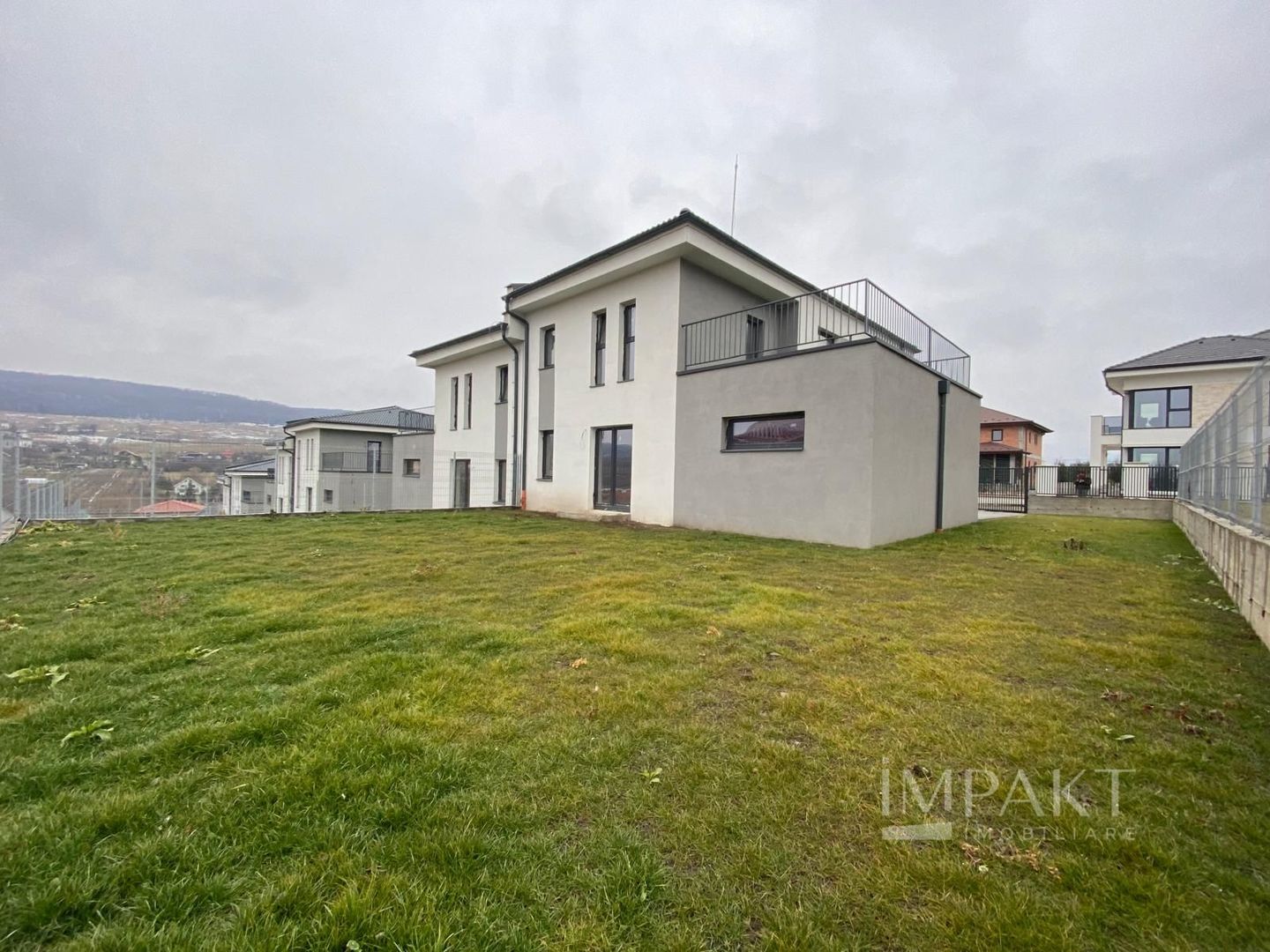 Unitate Locativa Semifinisata cu Teren de 350 mp in Chinteni - Poză 3