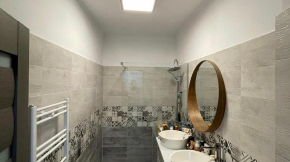 Apartament 2 cam. de vanzare 61mp + terasa 15 mp la 30 m de plaja - Mamaia Nord - Poză 7