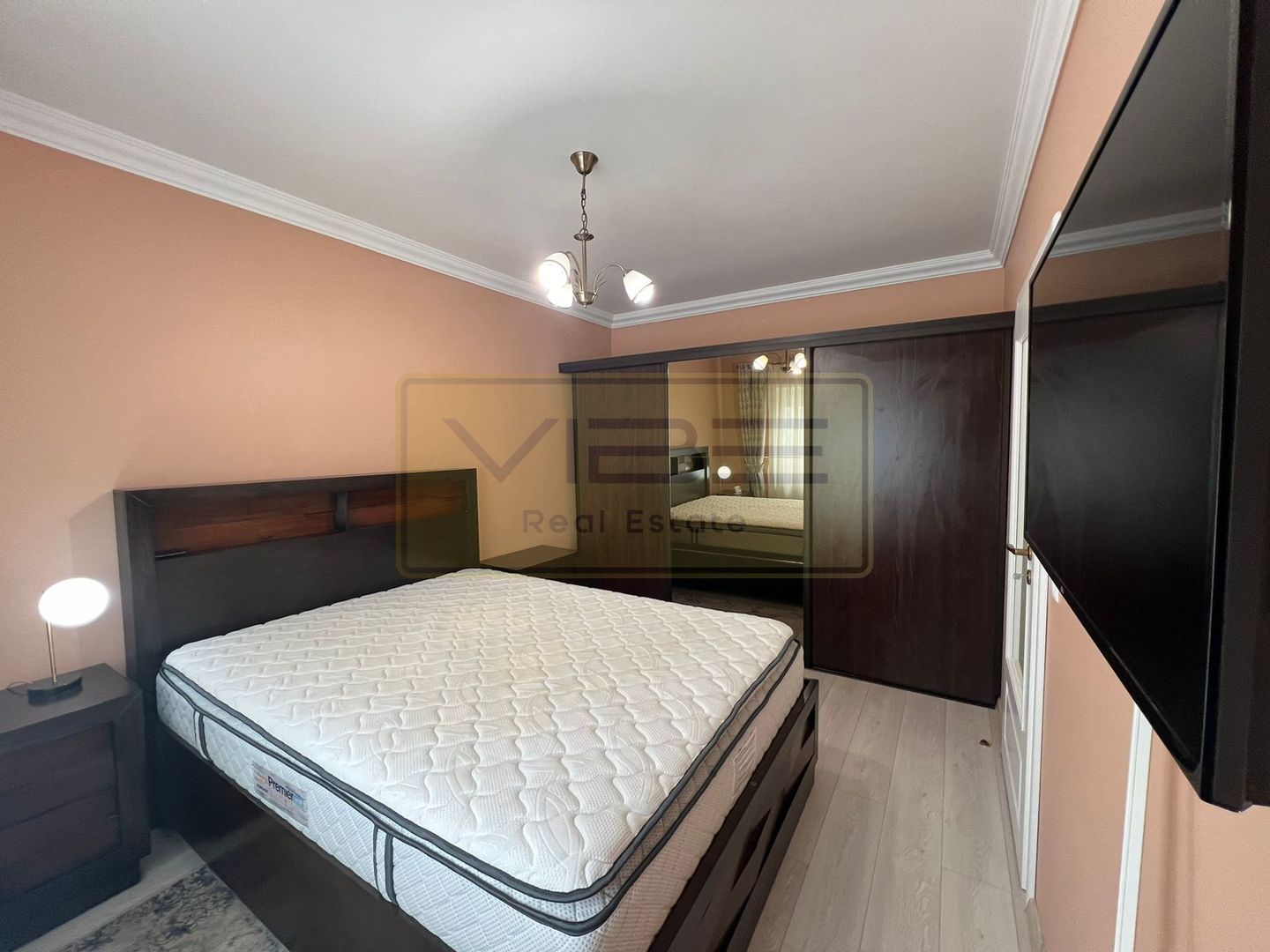Apartament  2 camere cu parcare Bucium - Poză 1