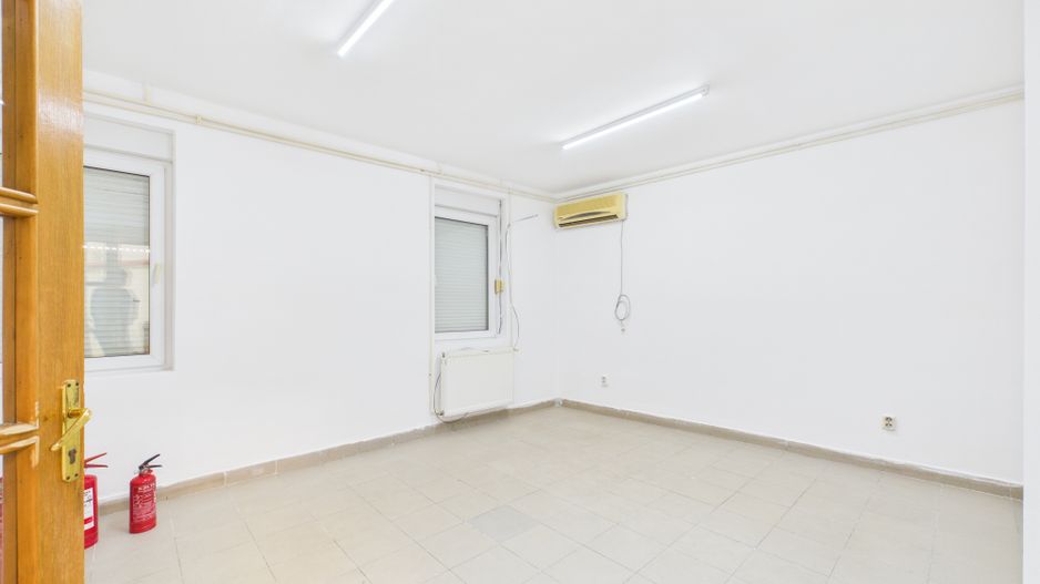 Casa cu 8 camere de vanzare | rezidential si comercial | Nerva Traian - Poză 9