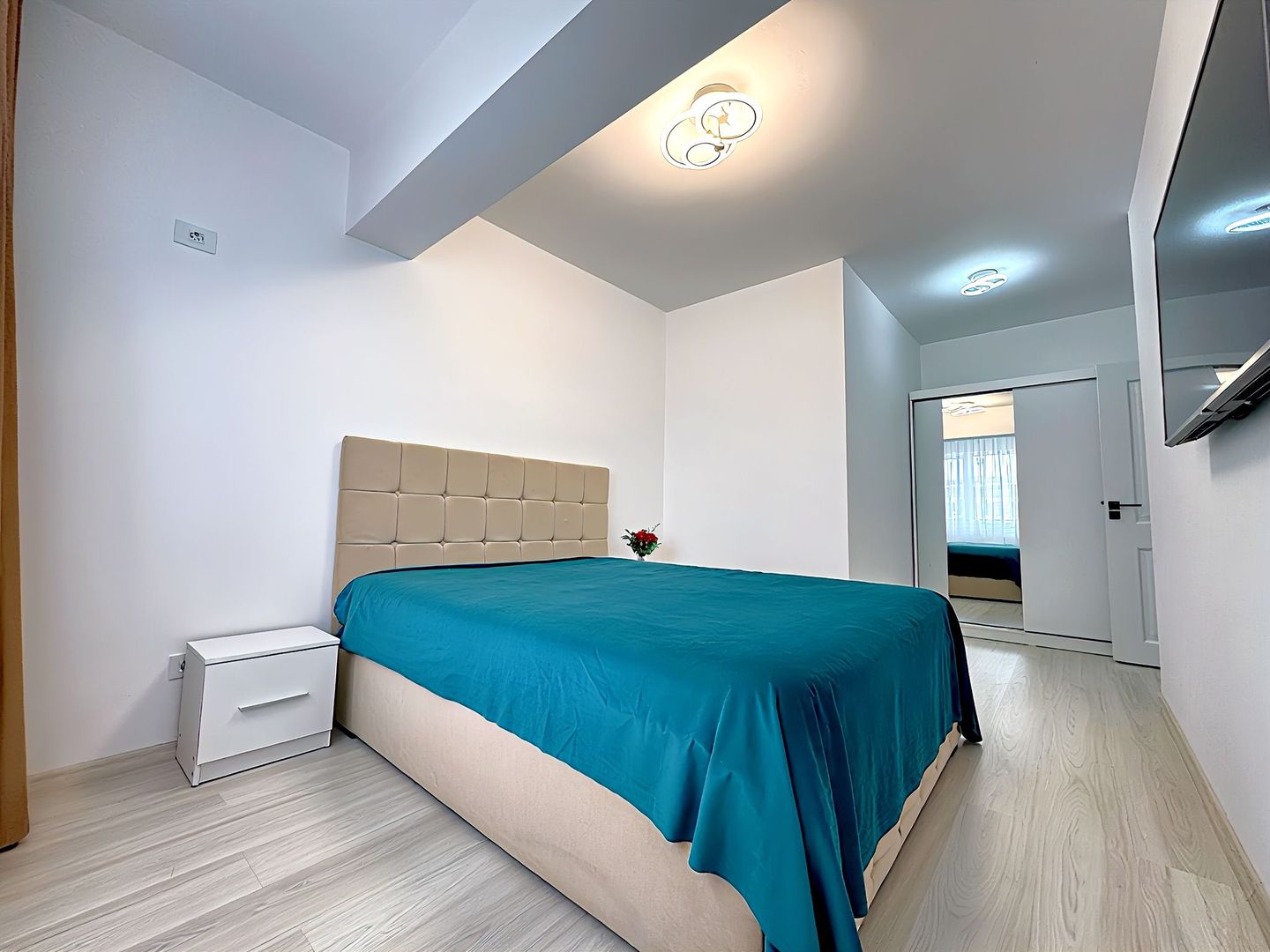 3 camere decomandat bucatarie inchisa 79mp Grand Arena parcare inclusa - Poză 20