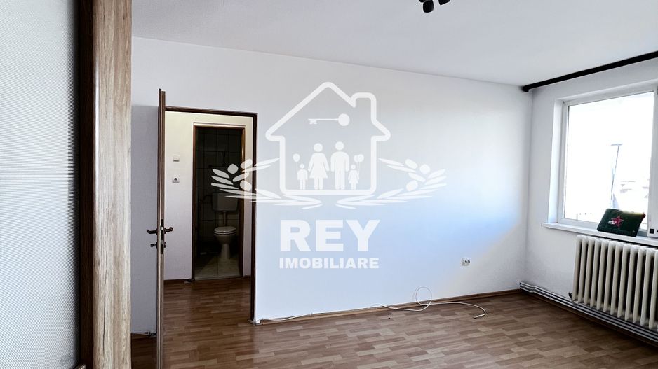 Apartament 2 camere,bloc cu lift, Str. Oștirii/Mihai Viteazul/N.Iorga - Poză 11