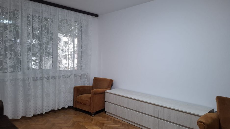 URGENT!, renovat complet, vedere spate, mobilat/utilat modern, liber - Poză 3