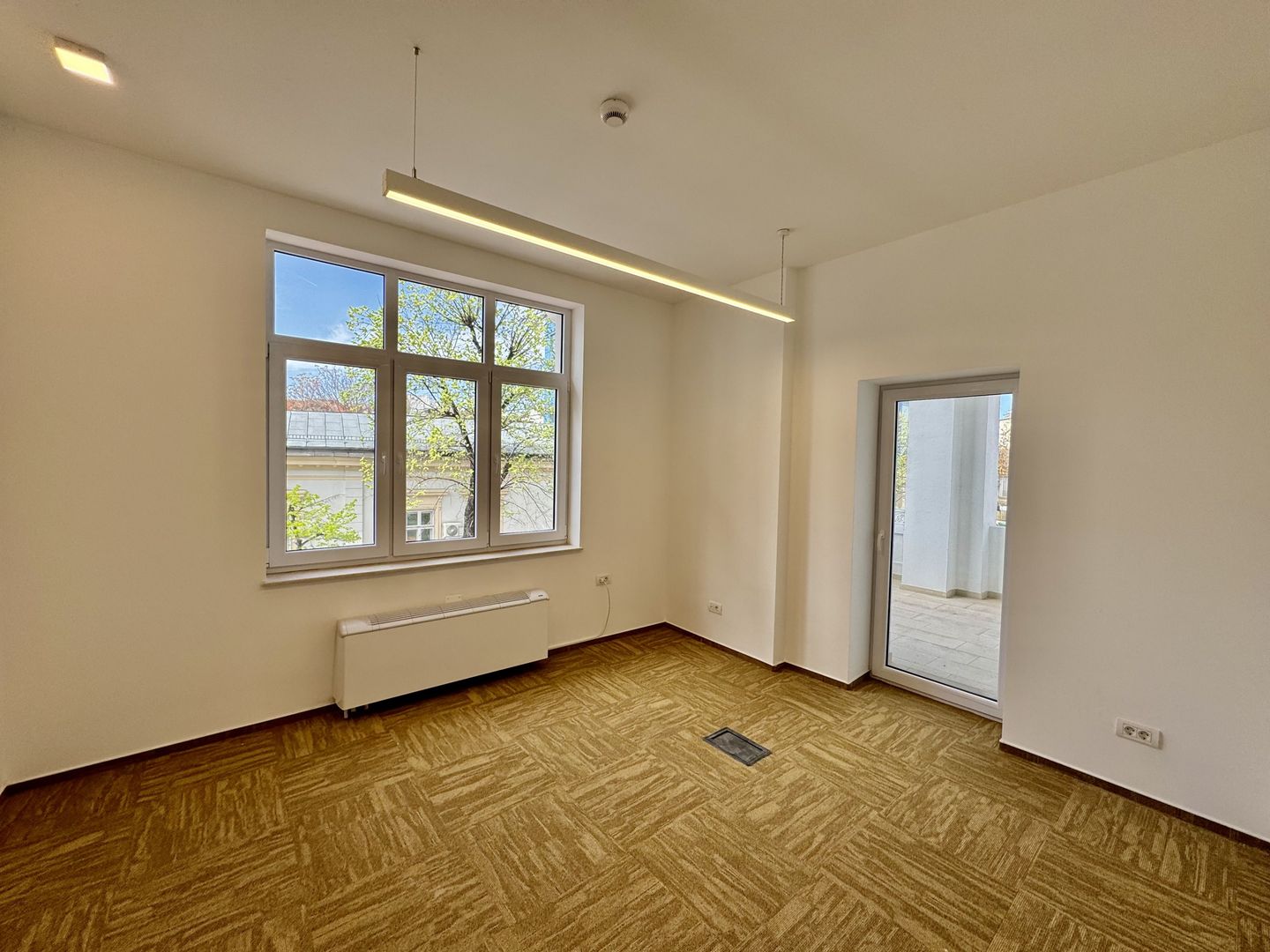 Cladire Brancoveneasca 30 de birouri 1100 mp dubla deschidere - Poză 6