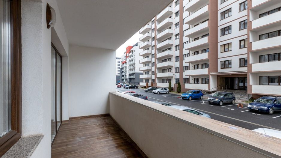 Coresi-Isaran apartament foarte spatios, 2 bai - Poză 12