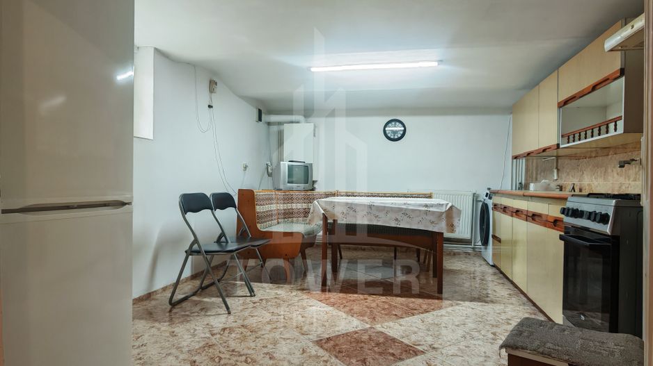 Casă individuală cu 3 camere, curte , în Sibiu, zona Lupeni - Poză 4