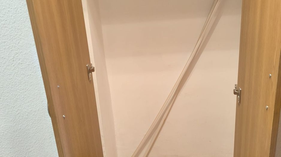 De Inchiriat Apartament 4 camere Nemobilat Piata Unirii Metrou - Poză 15