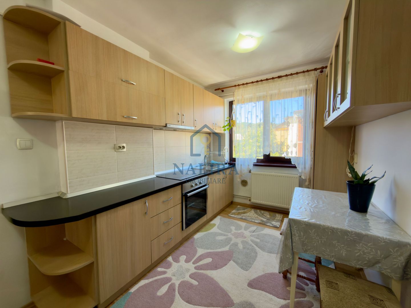 Apartament ultracentral cu 2 camere de închiriat – zona Pressco - Poză 2