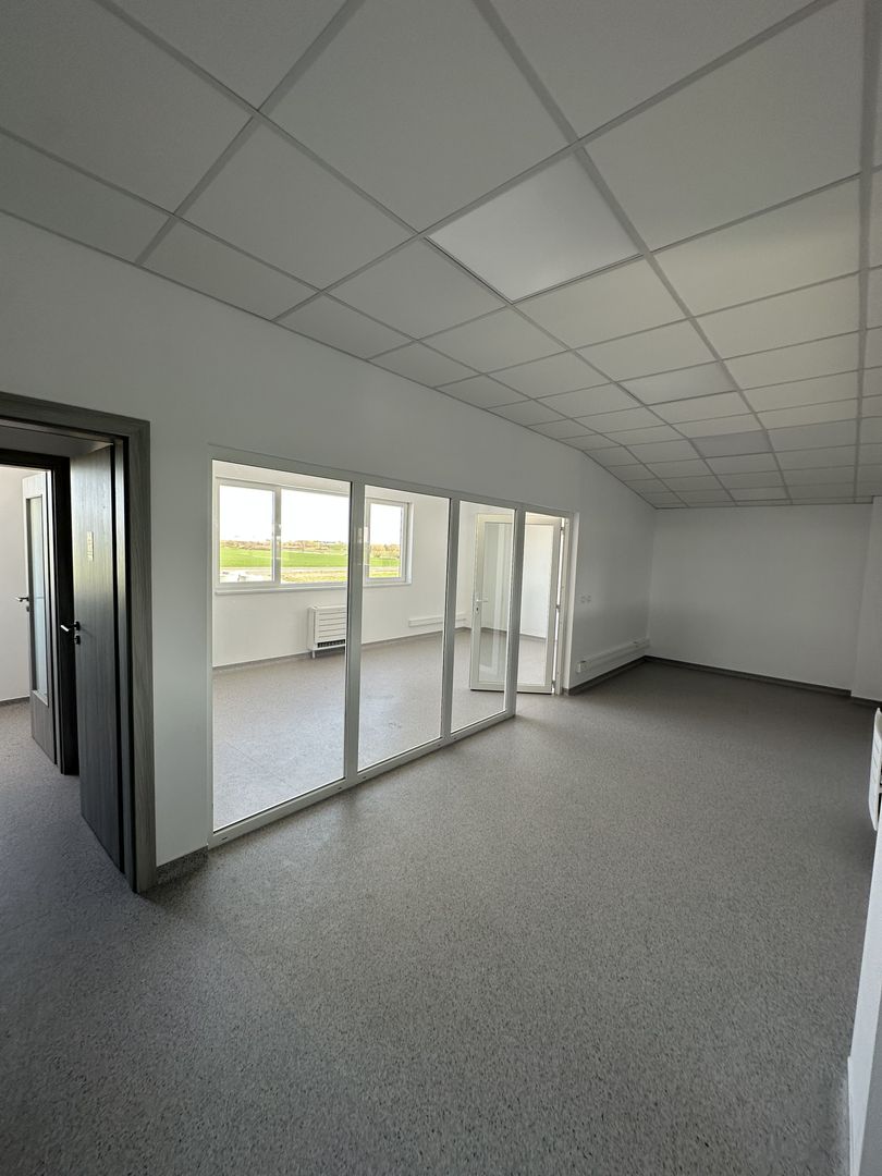 Hala depozitare cu birouri zona de N - Poză 17