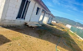 🏡 CASĂ DE VÂNZARE - Poză 1