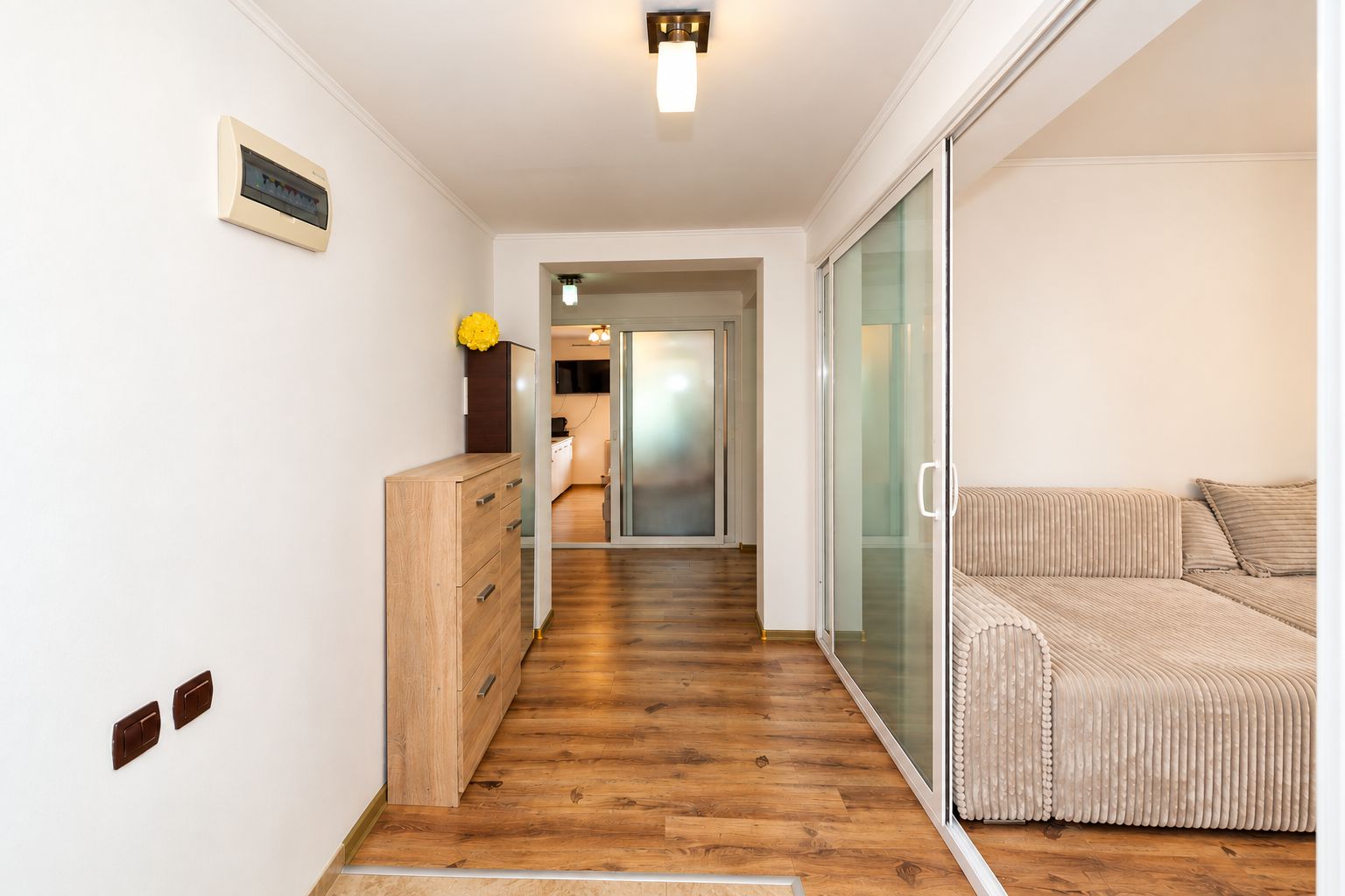 Apartament 2 camere de vanzare, 67mp mobilat, parcare, bloc cu 6 ap. - Poză 12