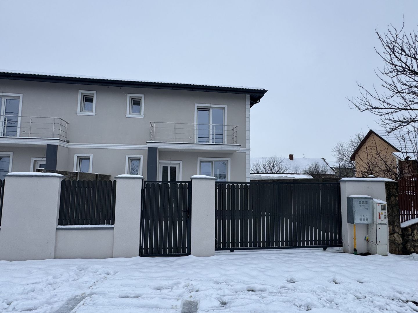 1/2 Duplex Utvin,4 Camere,2 Bai,Toate Utilitatile - Poză 1