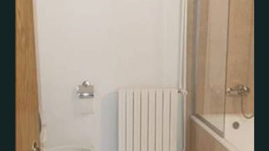 Casa eleganta cu tavane inalte si gradina superba - Poză 9