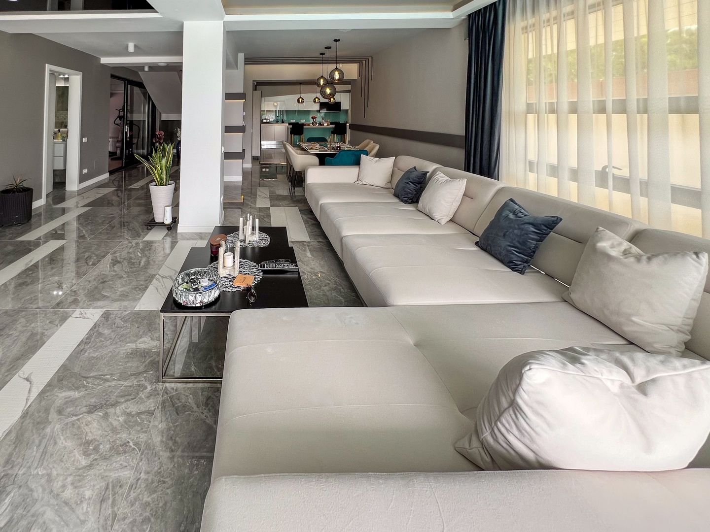 Ready to move  |  Vila premium cu piscina și jacuzzi încălzite - Poză 15