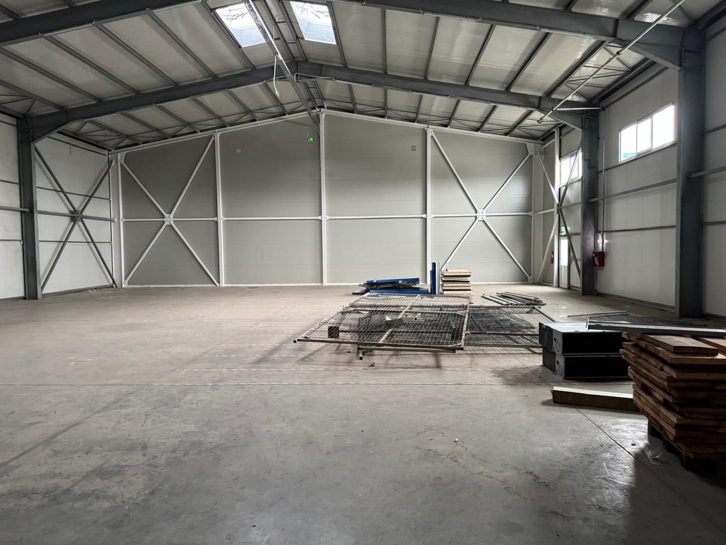 Hala 1000 mp de inchiriat Drumul Intre Tarlale- Oxigenului - Poză 2