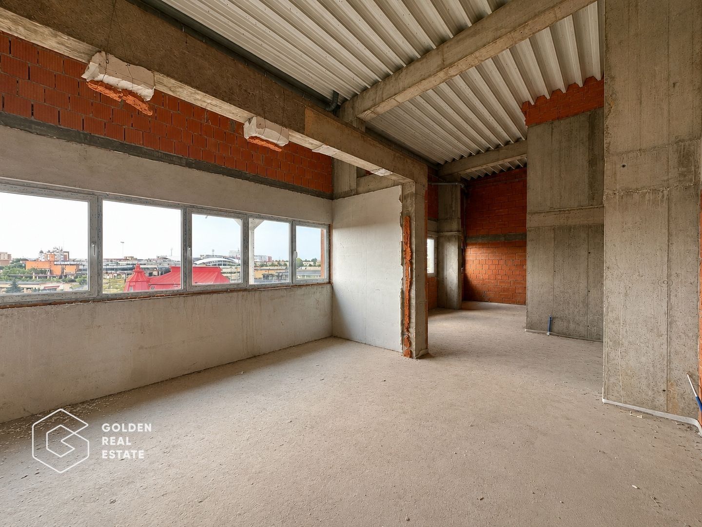 Penthouse cu potential exceptional, la rosu, 170mp, mansardabil pana la 300mp - Poză 2