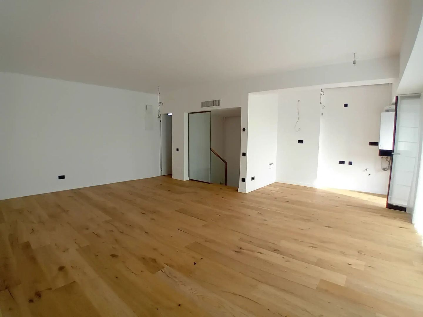 Apartament spatios 3 camere tip duplex I Zona Baneasa - Aerogarii - Poză 11