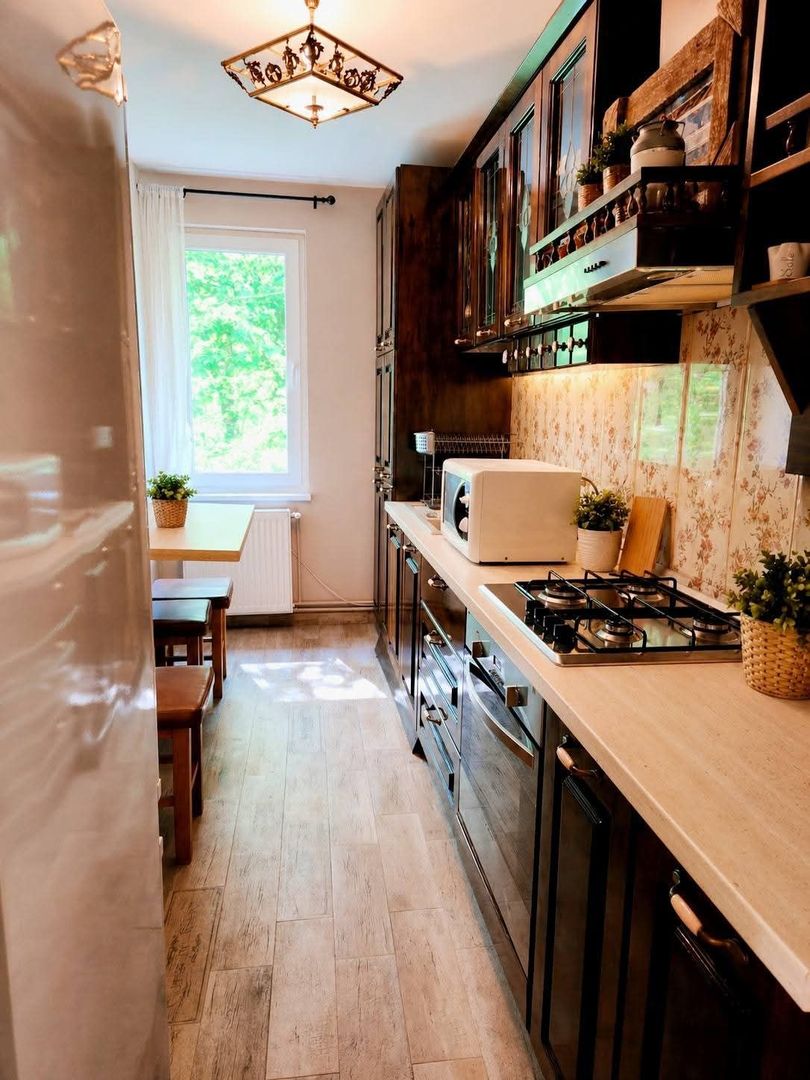 Apartament 4 camere in zona UMFST ( Romanu Vivu ) - Poză 2