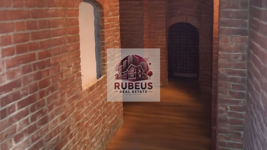 O Locație cu Istorie și Eleganță – În Centru, Pentru Afaceri Distincte - Poză 13