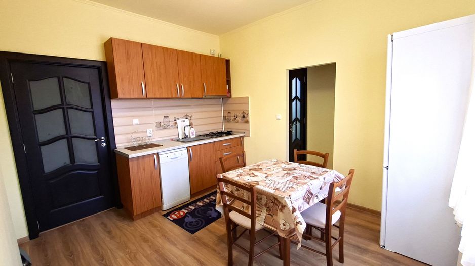 Apartament cu 2 camere, priveliște superbă spre Tâmpa, zonă centrală - Poză 9