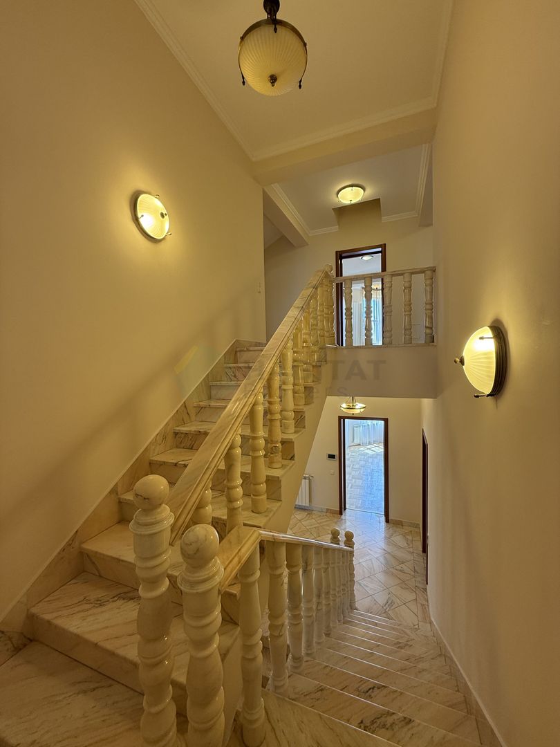 Vila 9 camere cu piscina si teren de 1.000 mp - Poză 14