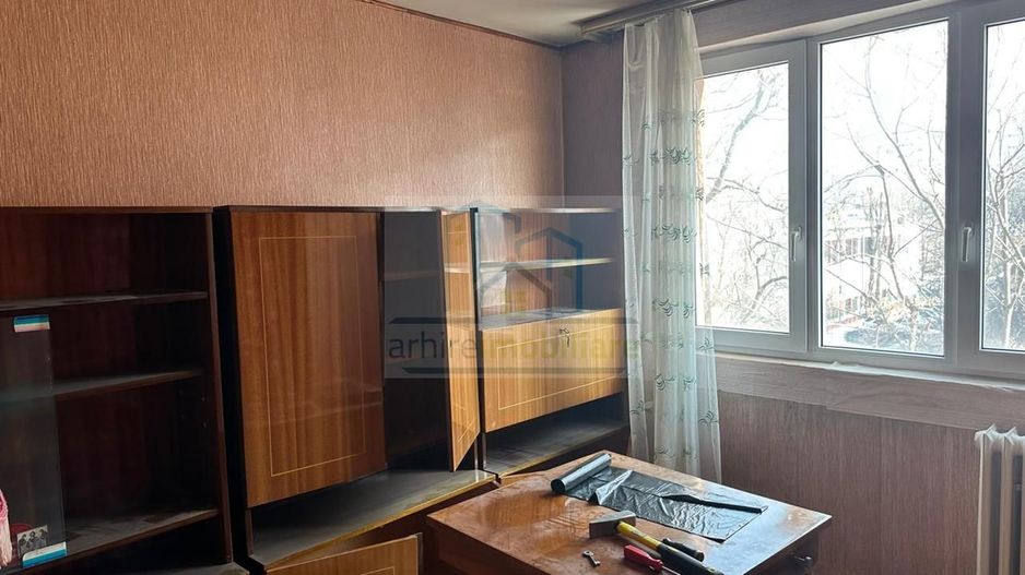 Apartament 3 camere  decomandat etajul 3 din 4 bloc anvelopat - Poză 2