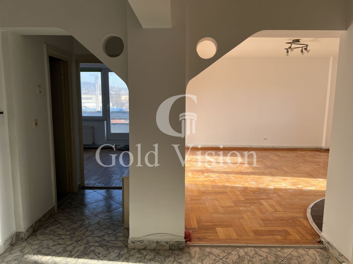 Apartament cu 3 camere, etajul 5/6, decomandat, zona Unirii - Poză 6