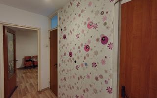 VANZARE GARSONIERA SPATIOASA I LIBERA I METROU I VALEA IALOMITEI - Poză 3